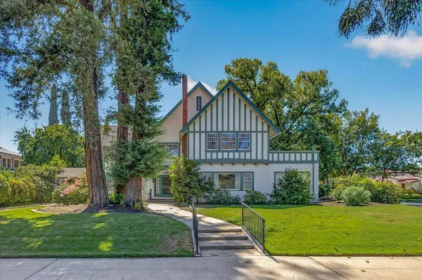 $649,999 | 600 East Carmen Avenue, Fresno, CA 93728