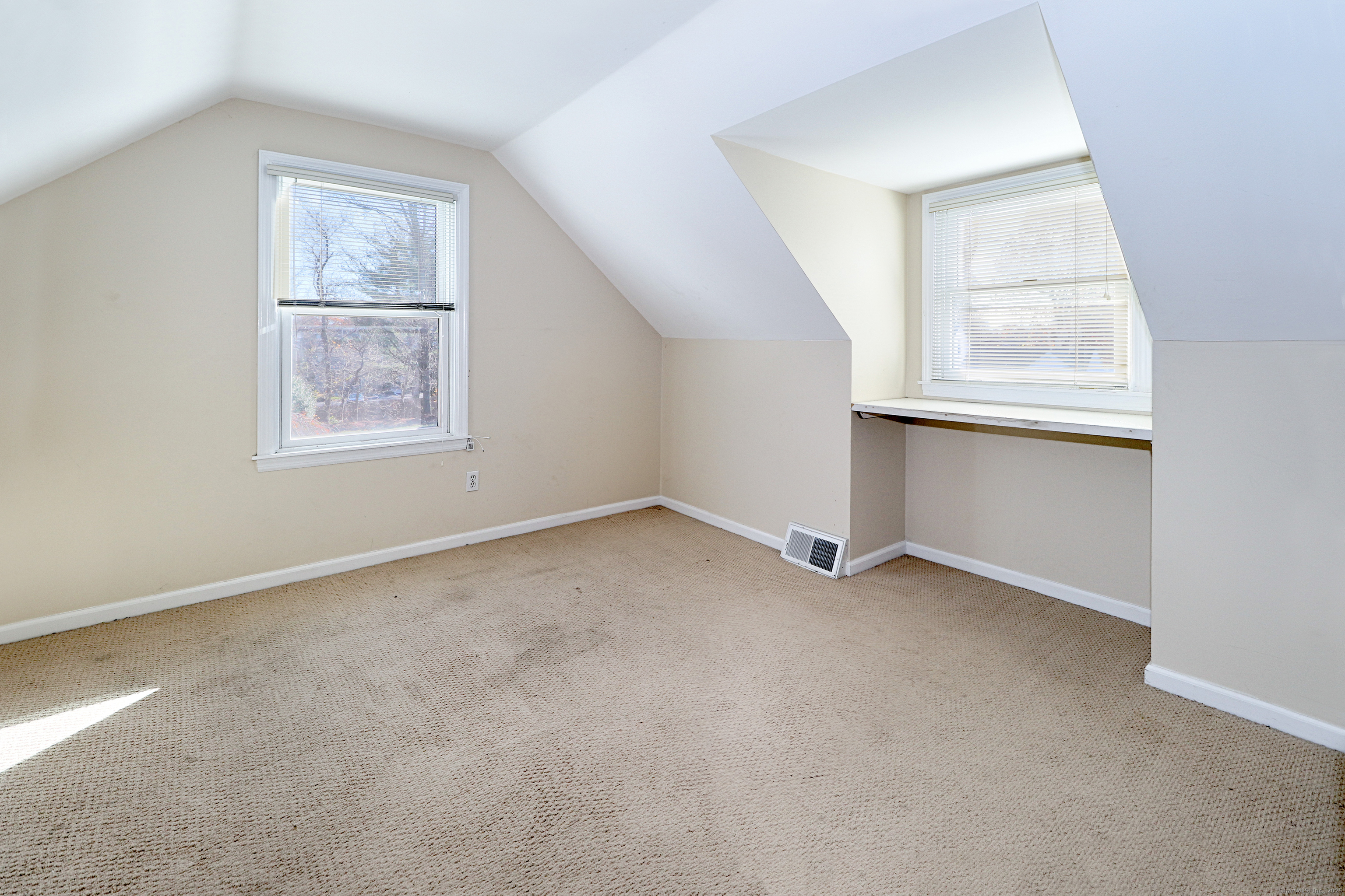 28 Stillson Place Fairfield, CT 06824 - Photo 19 of 28 an empty room with windows