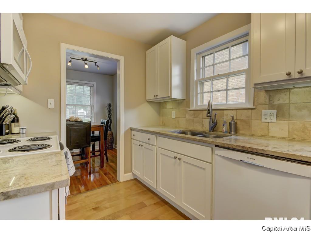 2048 South Walnut Street Springfield, IL 62704 - Photo 14 of 35
