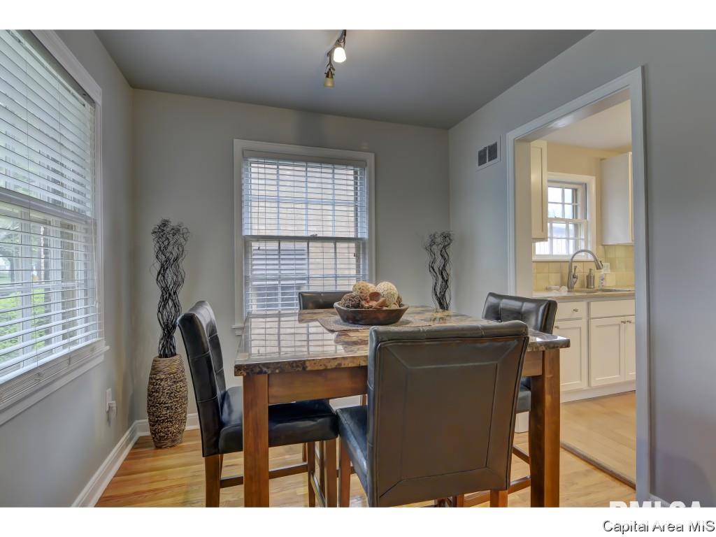 2048 South Walnut Street Springfield, IL 62704 - Photo 15 of 35