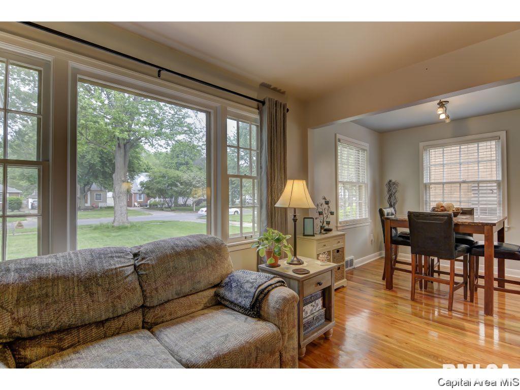 2048 South Walnut Street Springfield, IL 62704 - Photo 8 of 35
