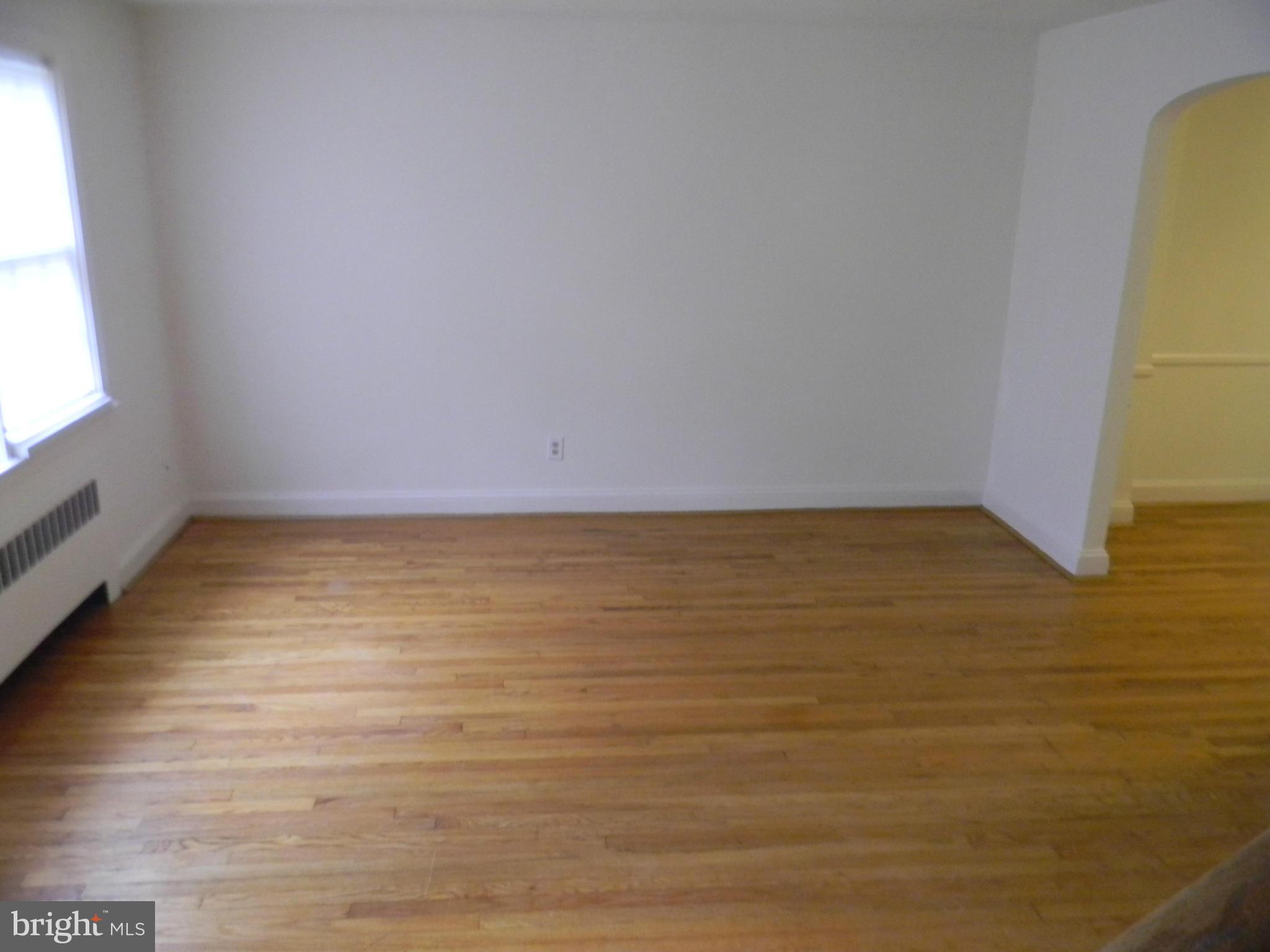 3928 Rexmere Road Baltimore, MD 21218 - Photo 3 of 14 Living Room
