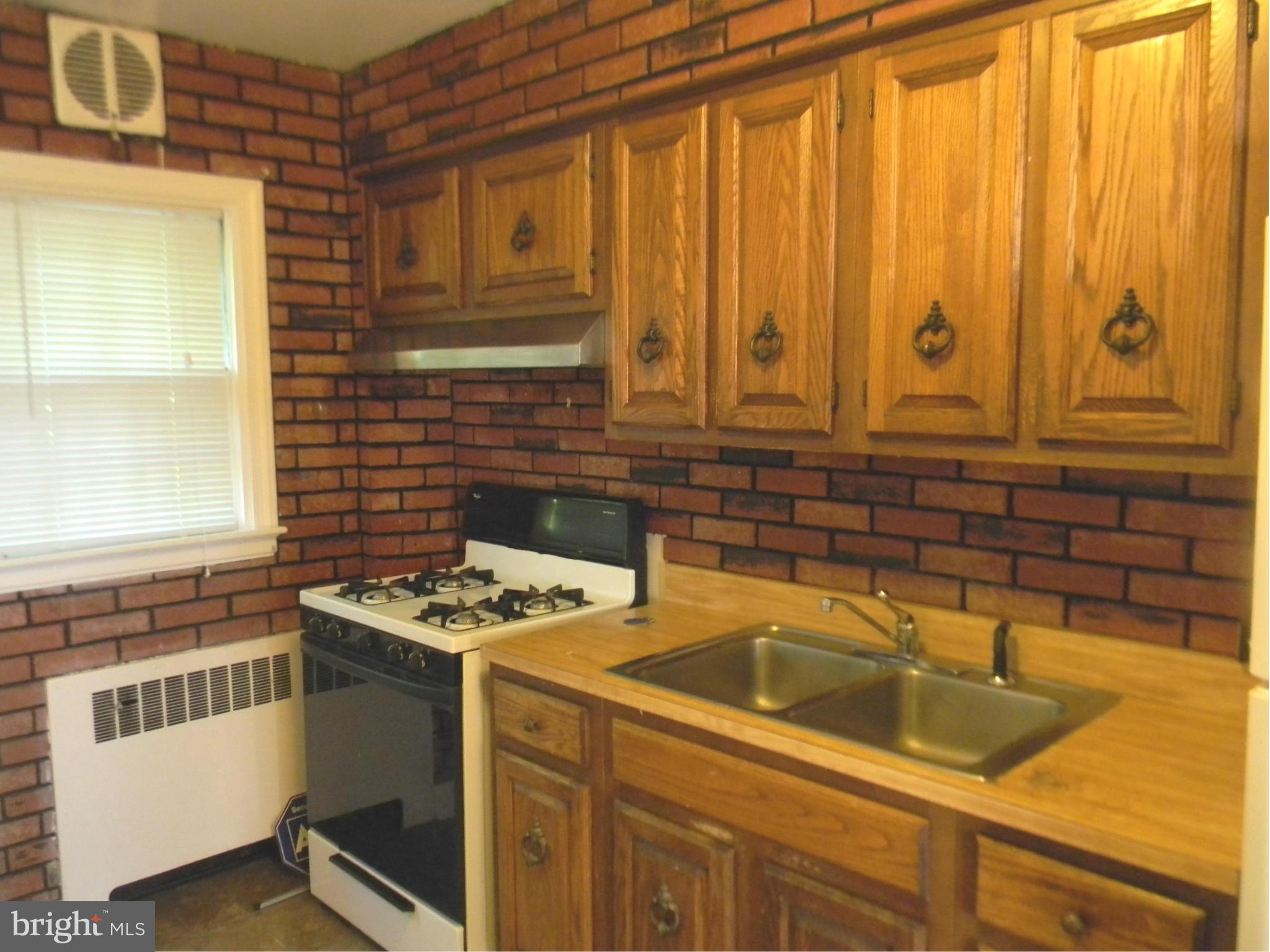 3928 Rexmere Road Baltimore, MD 21218 - Photo 10 of 14 Kitchen