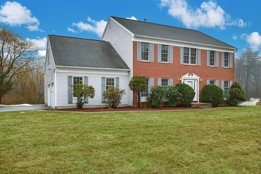 214 Ruggles Street Westborough, MA 01581 - Photo 3 of 29 Gallery Image 3