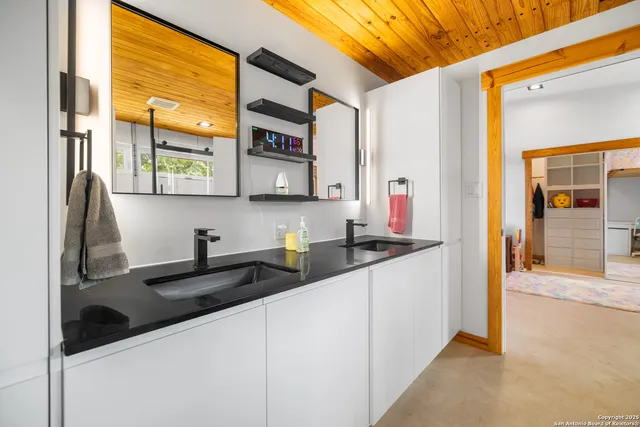 $445,000 | 320 County Road 2722, Mico, TX 78056