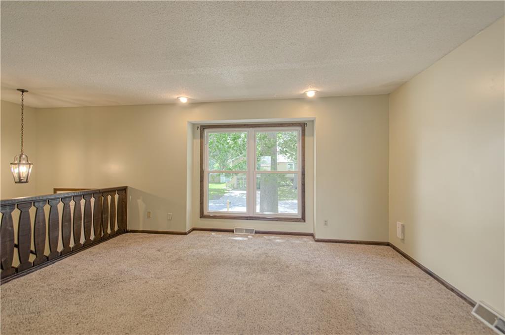 16307 Spring Valley Road Belton, MO 64012 - Photo 4 of 29