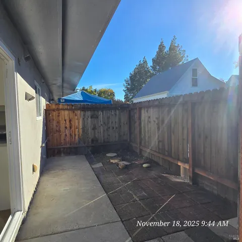 $2,100 | 140 Cernon Street, Unit 4, Vacaville, CA 95688