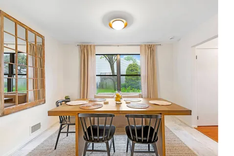 $999,000 | 50 Hubbard Lane, Unit 62, Southampton, NY 11968