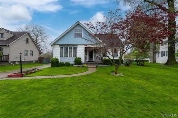$319,900 | 30 Woodbine Avenue, West Seneca, NY 14224