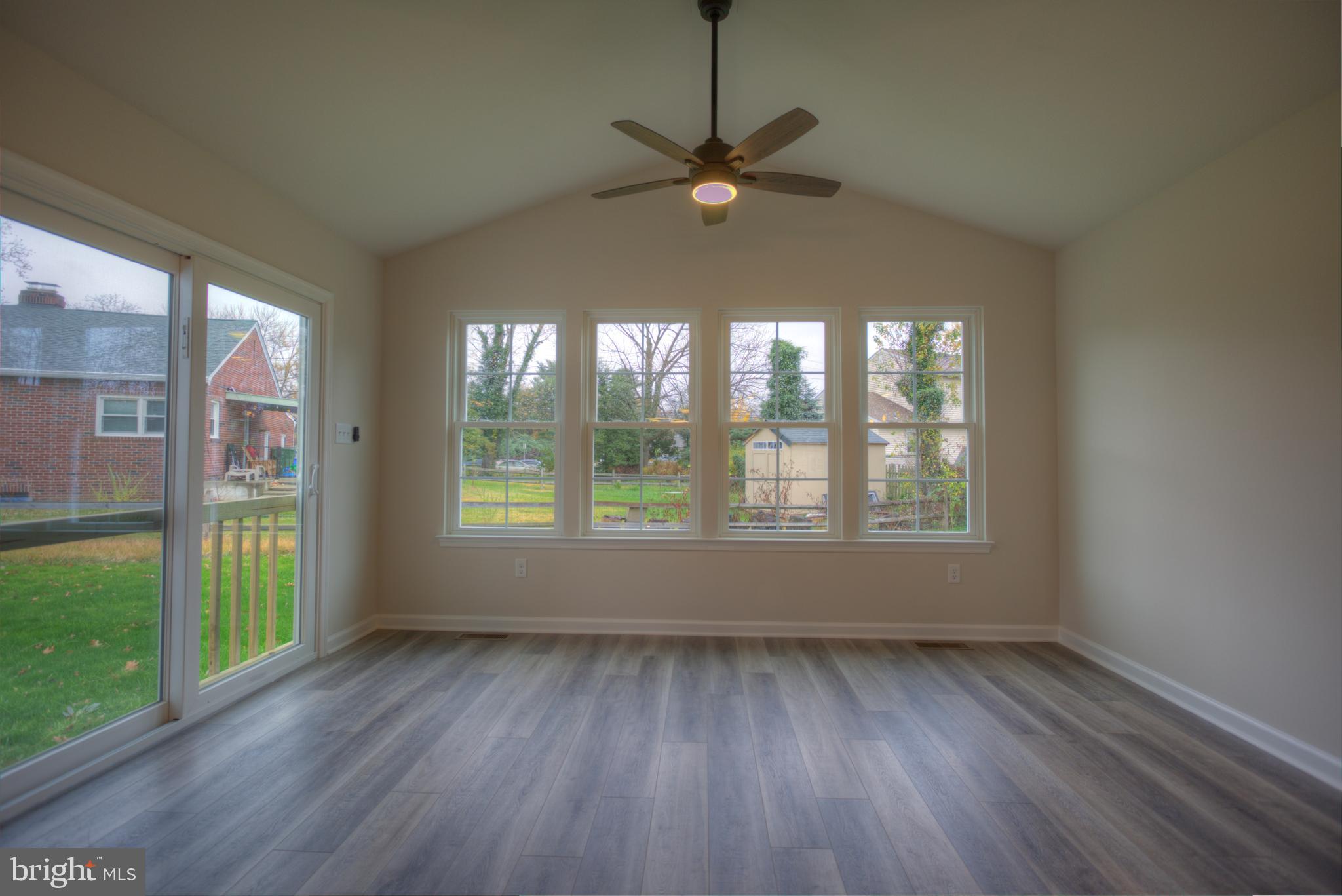 102 Valleybrook Road East Cherry Hill, NJ 08034 - Photo 15 of 36 Family room/dining room