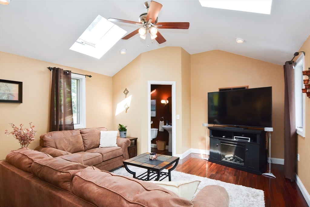 76 Linden Road Seekonk, MA 02771 - Photo 11 of 41