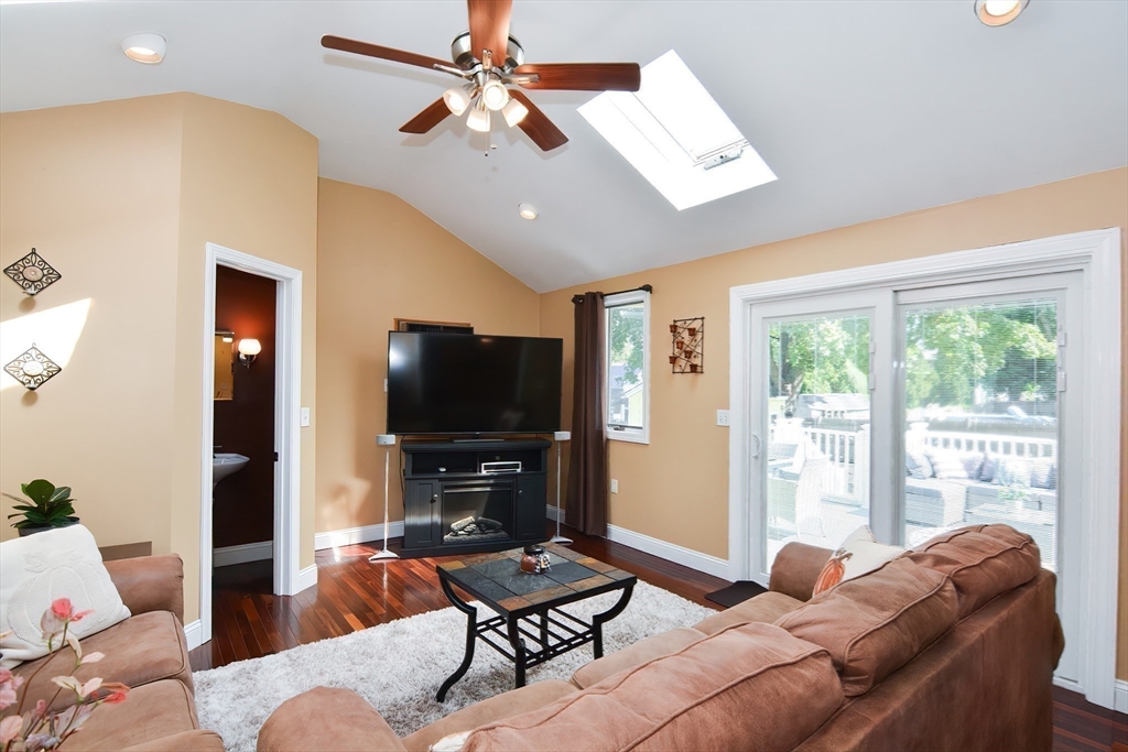 76 Linden Road Seekonk, MA 02771 - Photo 12 of 41