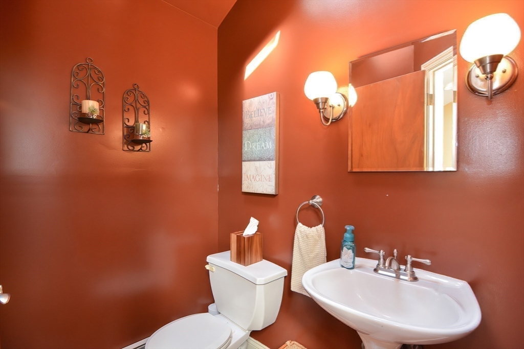 76 Linden Road Seekonk, MA 02771 - Photo 13 of 41