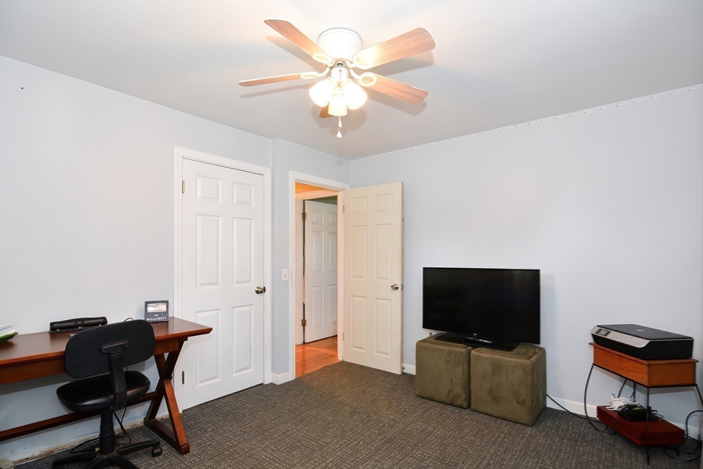 76 Linden Road Seekonk, MA 02771 - Photo 22 of 41