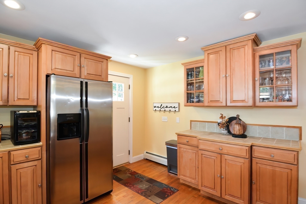 76 Linden Road Seekonk, MA 02771 - Photo 7 of 41