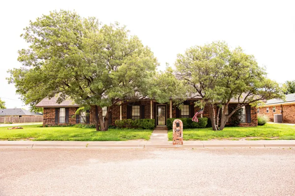 $295,000 | 348 North Elm Street, Hereford, TX 79045
