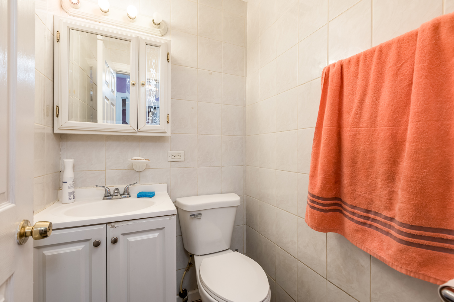 8828 Dee Road, Unit B Des Plaines, IL 60016 - Photo 10 of 20 Gallery Image 10