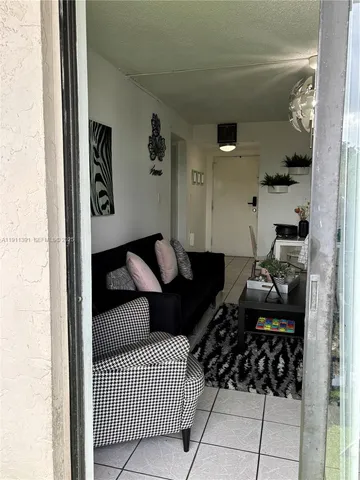 $2,000 | 3561 Southwest 117th Avenue, Unit 7305, Miami, FL 33165