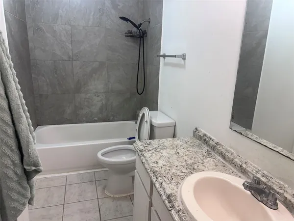 $1,500 | 11136 Village Bend Lane, Unit 1136, Houston, TX 77072