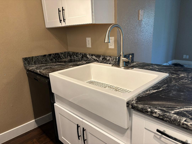 1212 East Waterside Cove, Unit 10 Midvale, UT 84047 - Photo 14 of 31 KITCHEN HAS A DEEP FARMHOUSE SINK!