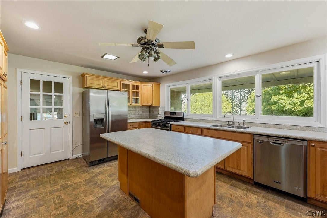 4361 Shea Road Syracuse, NY 13215 - Photo 9 of 43 Gallery Image 9