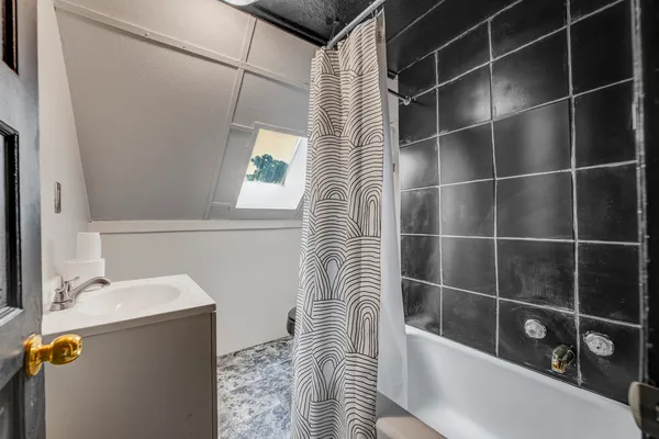 $445,000 | 7011 Roosevelt Road, Berwyn, IL 60402