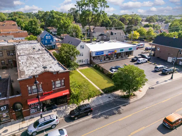 $445,000 | 7011 Roosevelt Road, Berwyn, IL 60402