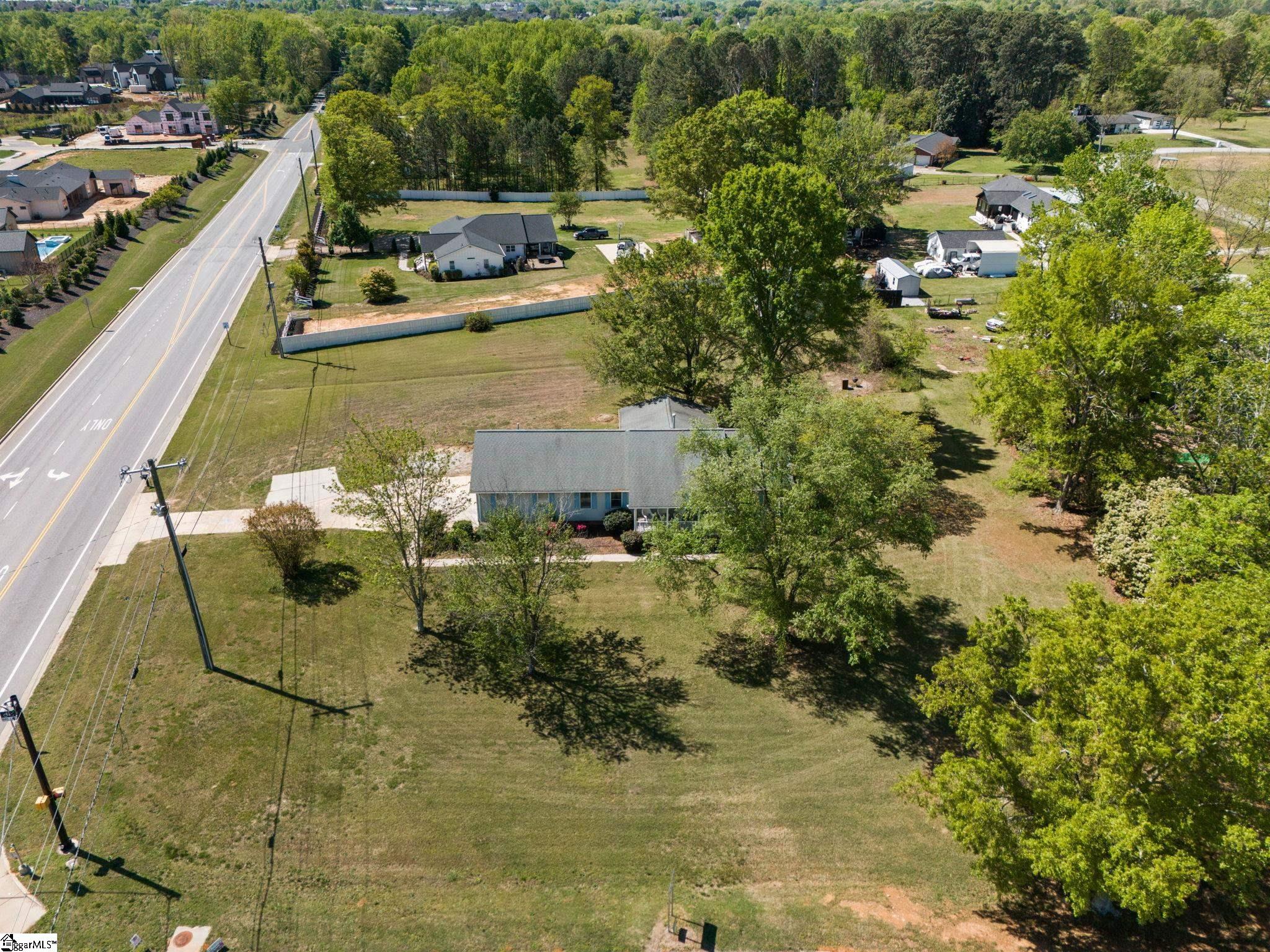 2604 Roper Mountain Road Simpsonville, SC 29681 - Photo 40 of 43