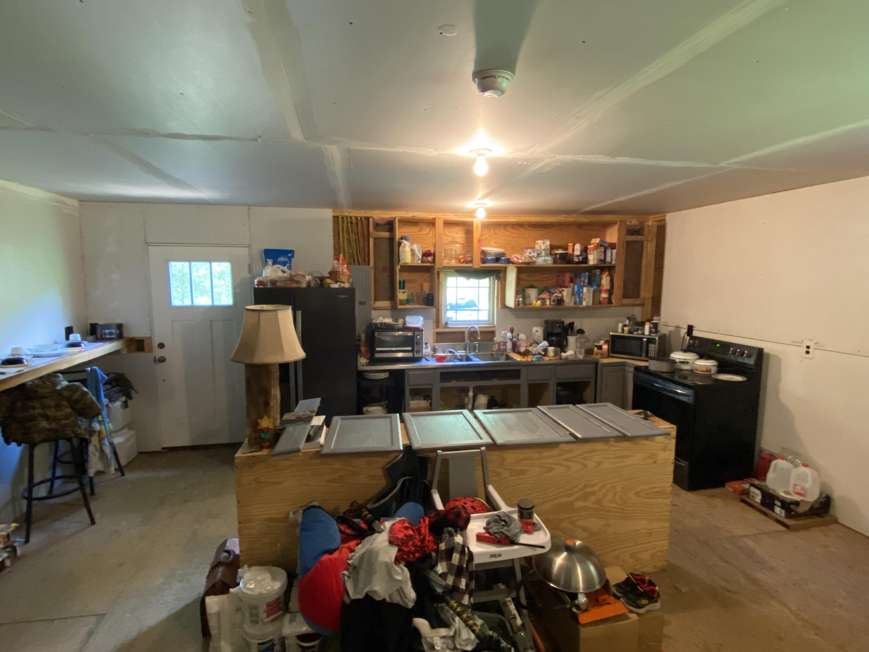 330 Grindstaff Road Butler, TN 37640 - Photo 4 of 15 470044FD-9D2E-4736-AFFD-B54D878DC2B9