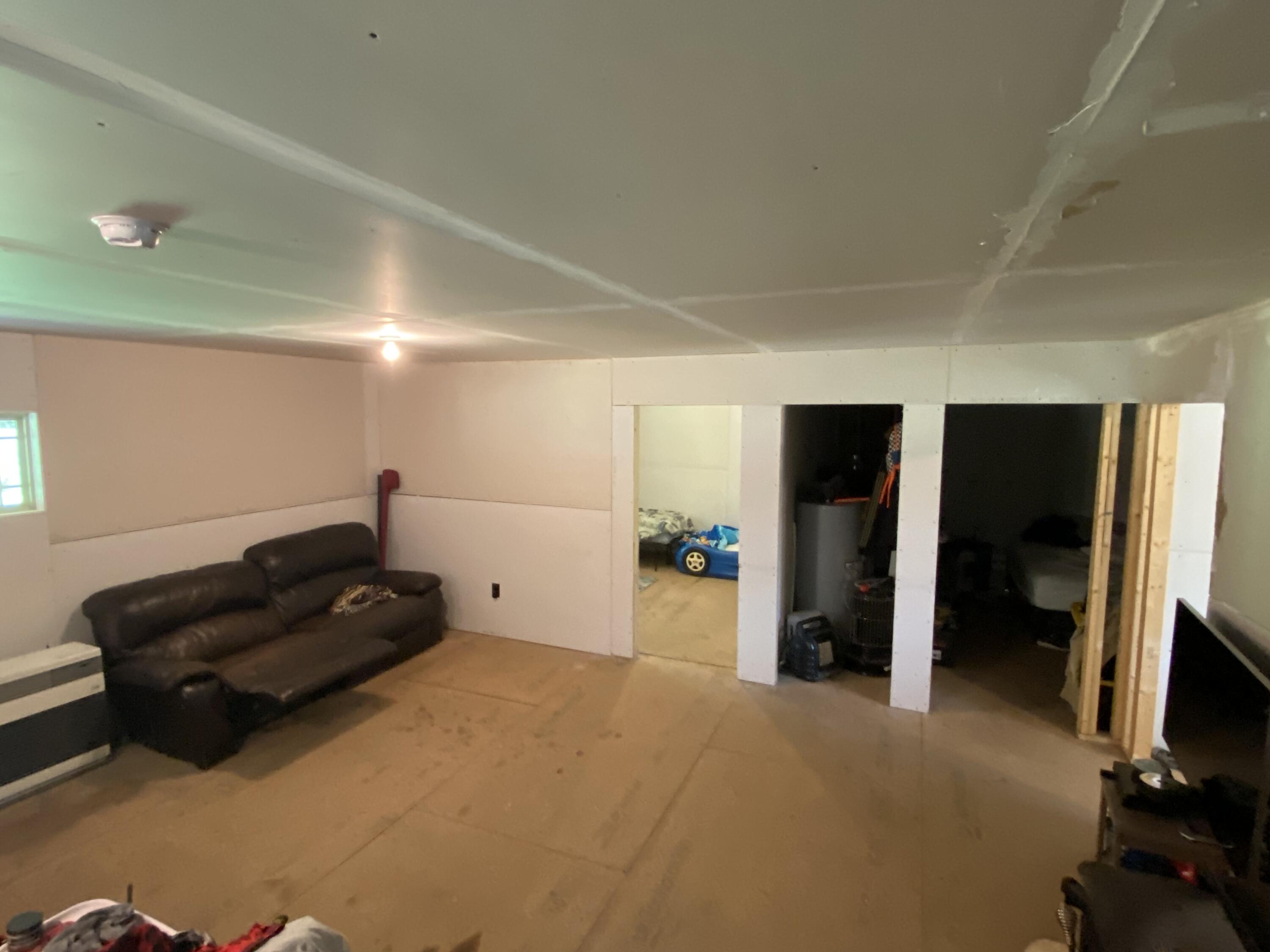 330 Grindstaff Road Butler, TN 37640 - Photo 5 of 15 5DCA6DEA-003F-4FF3-A4F4-673B3439D7C4