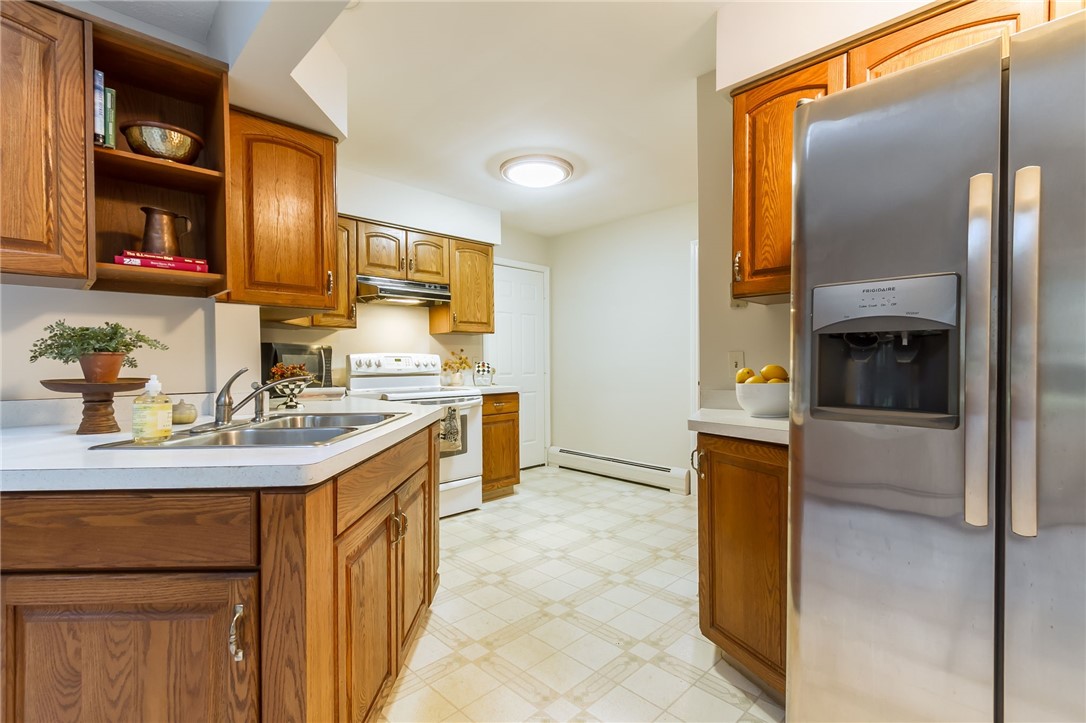 172 Cornwall Lane Irondequoit, NY 14617 - Photo 11 of 36