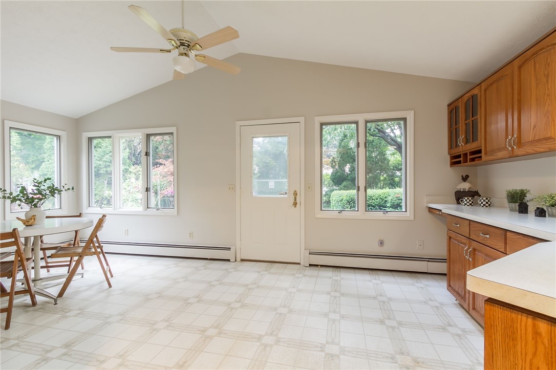 172 Cornwall Lane Irondequoit, NY 14617 - Photo 15 of 36