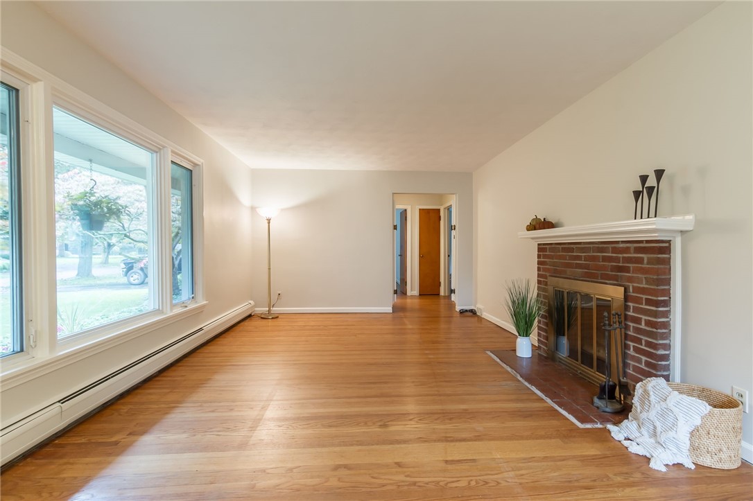 172 Cornwall Lane Irondequoit, NY 14617 - Photo 5 of 36