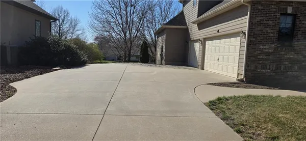 $615,638 | 1250 Columbine Circle, Salina, KS 67401