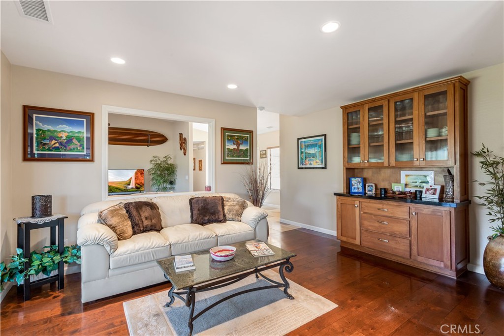 1691 Pepper Tree Place Fallbrook, CA 92028 - Photo 8 of 51 Sitting room