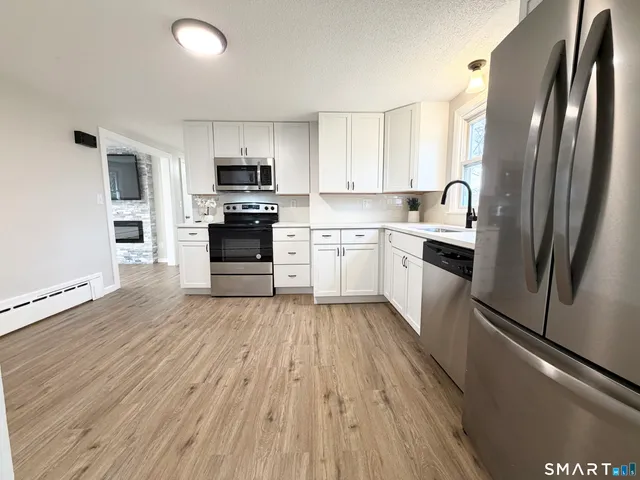 $339,900 | 9 Eleanor Road, Enfield, CT 06082