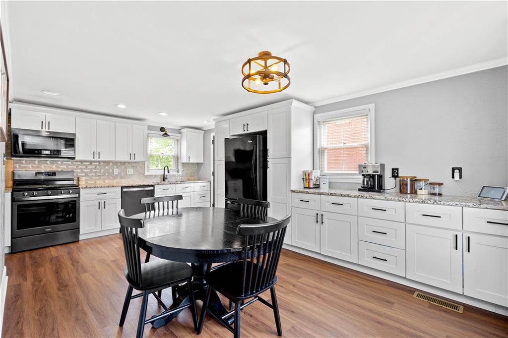 5299 Highgrove Road Pittsburgh, PA 15236 - Photo 2 of 25 Gallery Image 2
