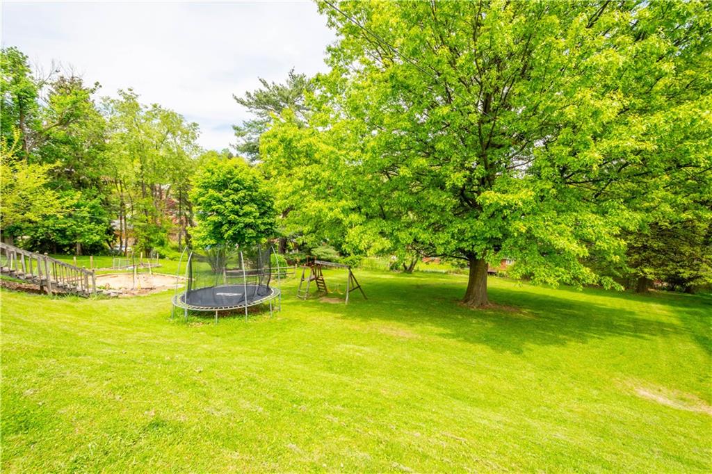 5299 Highgrove Road Pittsburgh, PA 15236 - Photo 21 of 25 Gallery Image 21