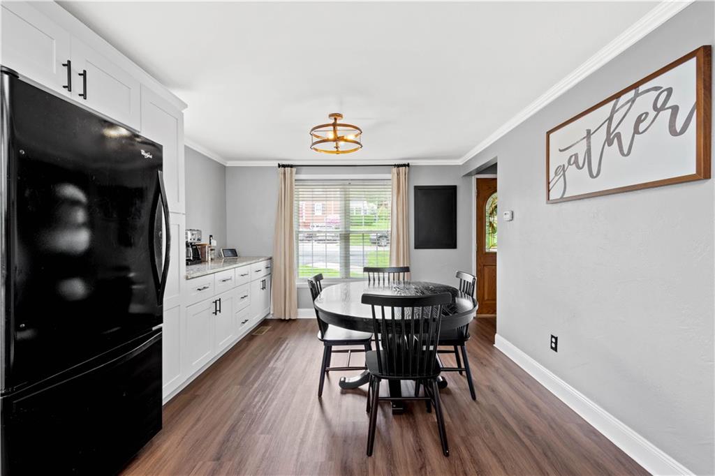5299 Highgrove Road Pittsburgh, PA 15236 - Photo 5 of 25 Gallery Image 5