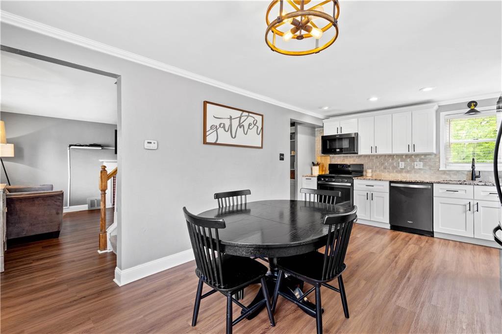 5299 Highgrove Road Pittsburgh, PA 15236 - Photo 6 of 25 Gallery Image 6