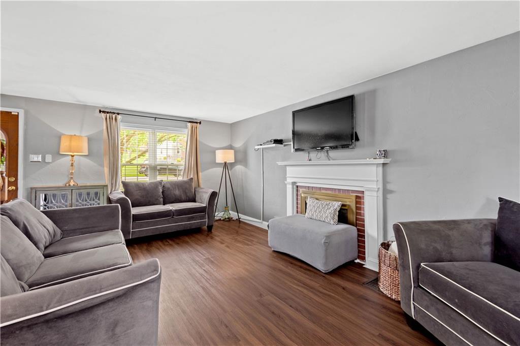 5299 Highgrove Road Pittsburgh, PA 15236 - Photo 7 of 25 Gallery Image 7