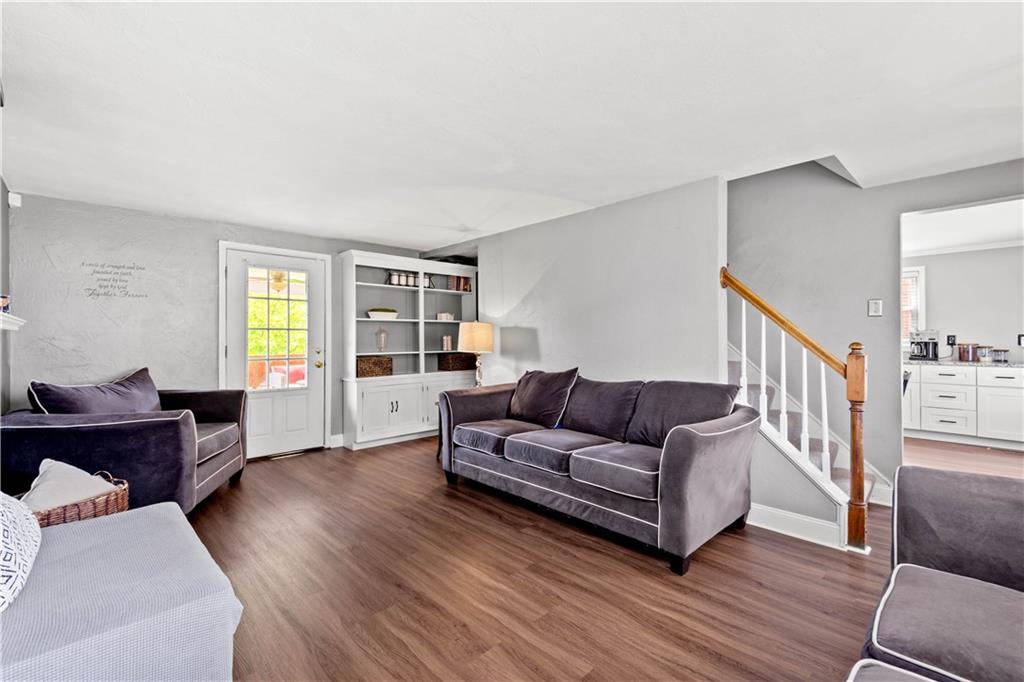5299 Highgrove Road Pittsburgh, PA 15236 - Photo 8 of 25 Gallery Image 8