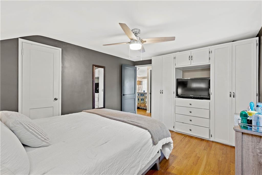 5299 Highgrove Road Pittsburgh, PA 15236 - Photo 10 of 25 Gallery Image 10