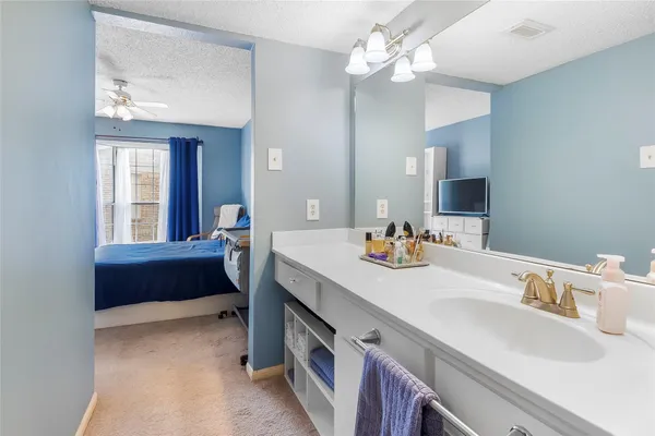 $133,800 | 12550 Whittington Drive, Unit 814, Houston, TX 77077