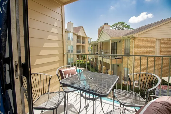 $133,900 | 12550 Whittington Drive, Unit 814, Houston, TX 77077