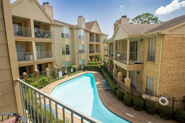 $133,900 | 12550 Whittington Drive, Unit 814, Houston, TX 77077