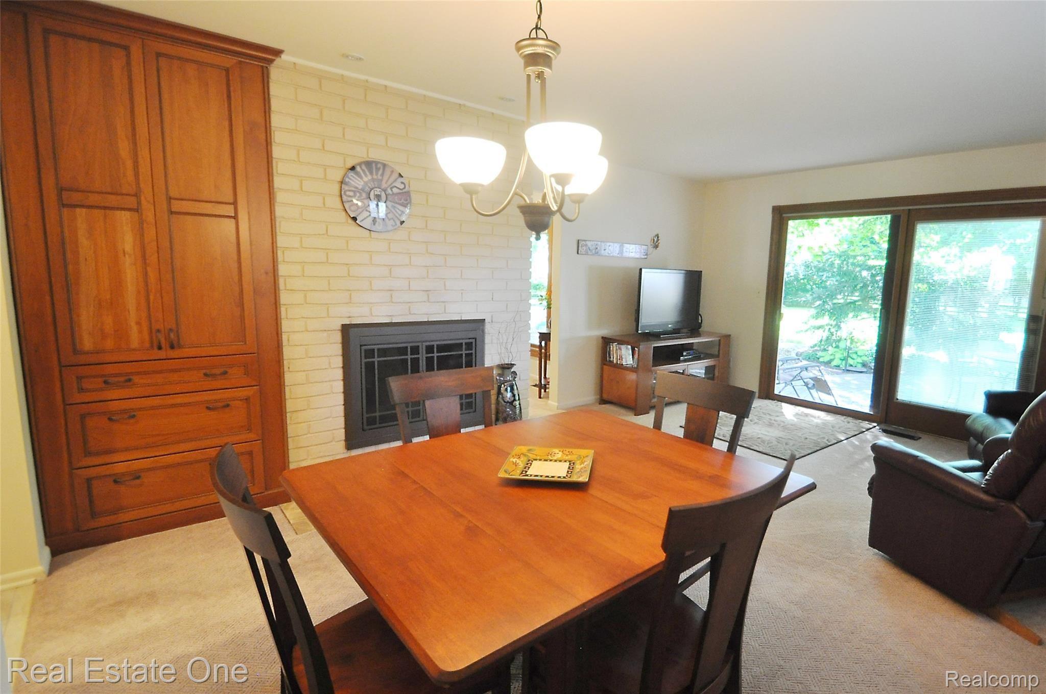 807 Ironstone Drive Rochester, MI 48309 - Photo 14 of 38 15.JPG
