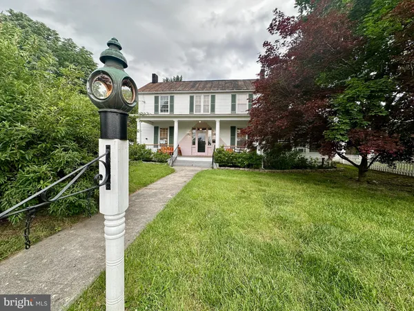 $1,350,000 | 210 West Main Street, Berryville, VA 22611