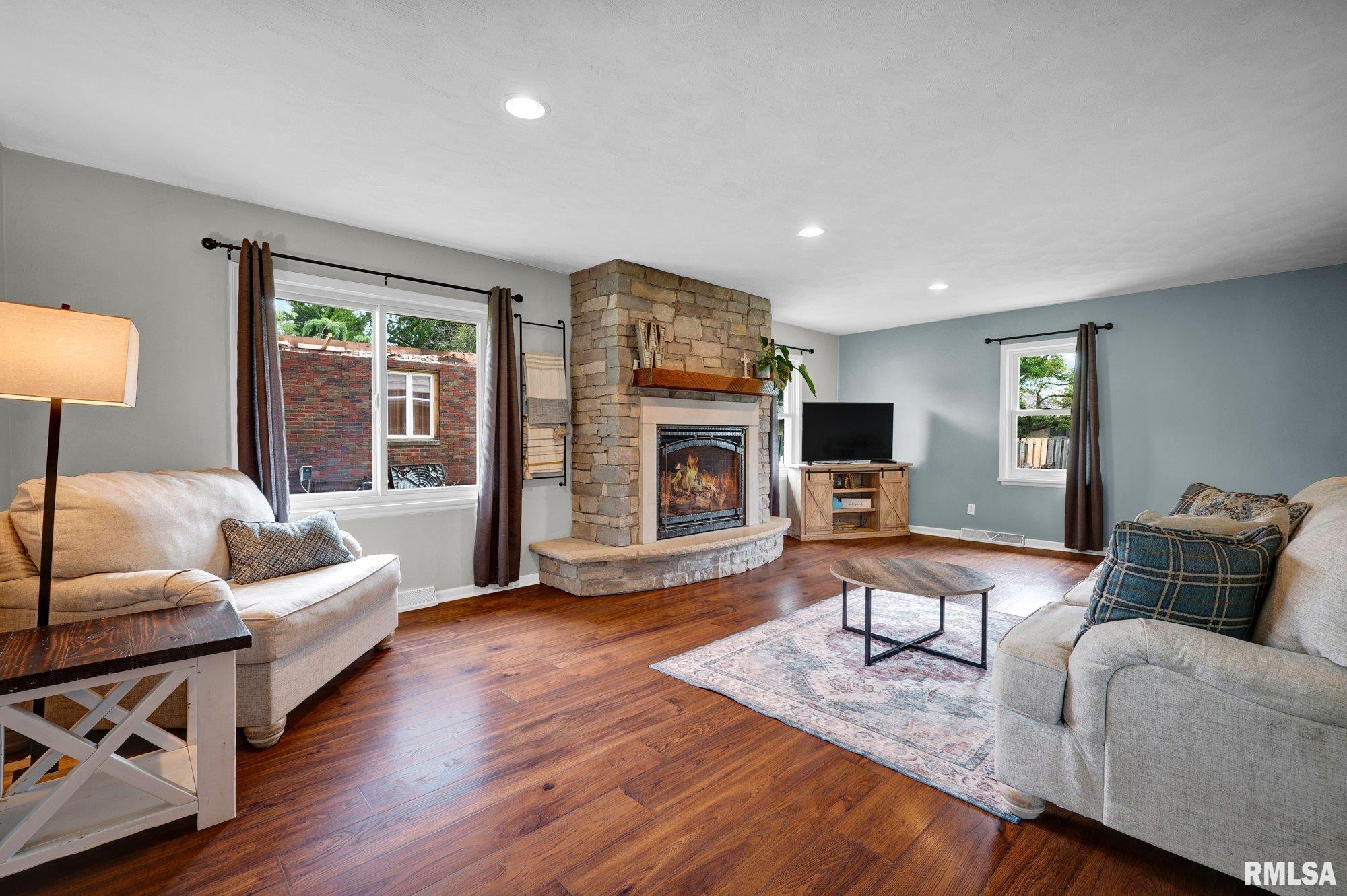 308 South Seventh Avenue Morton, IL 61550 - Photo 8 of 33