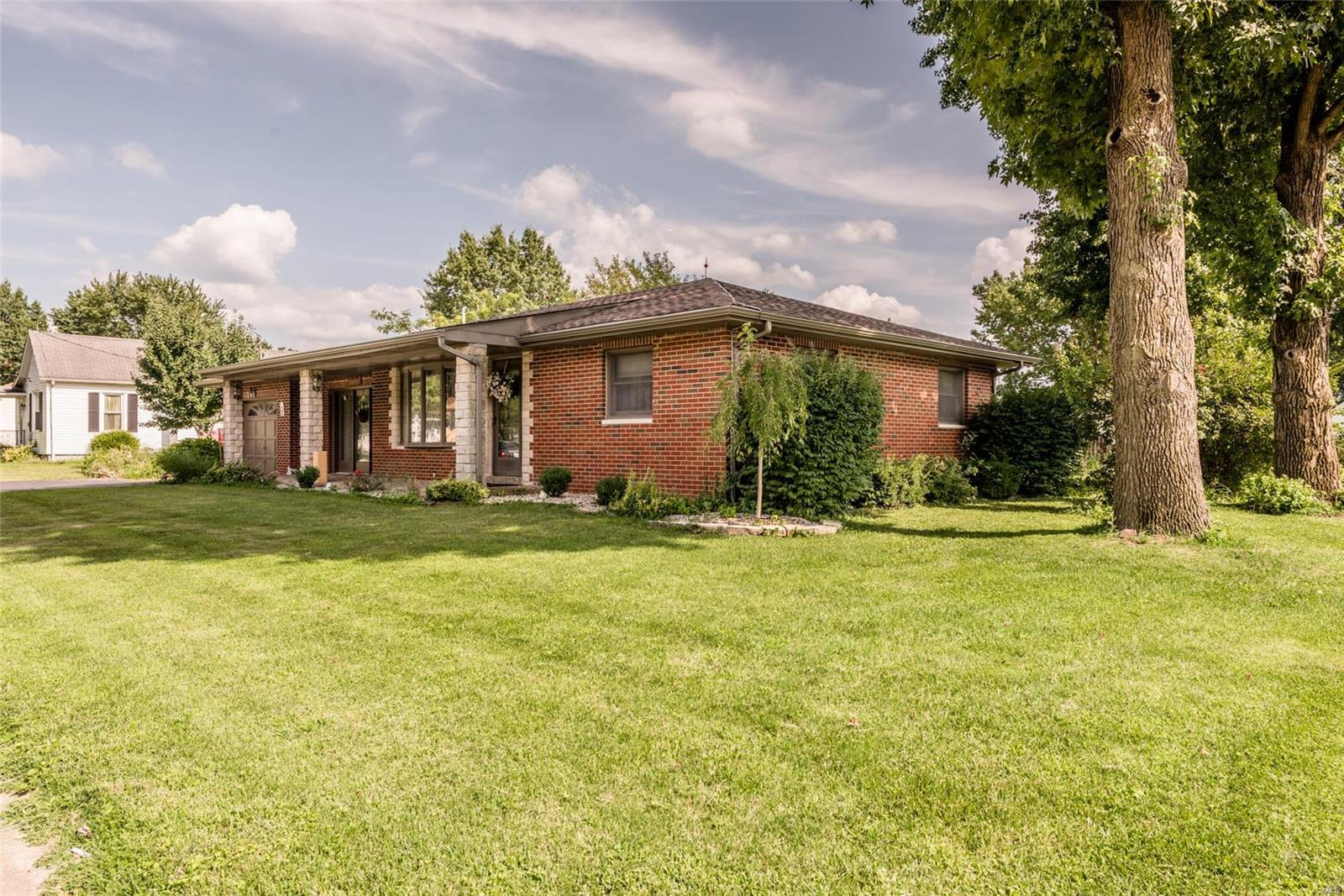 502 Walnut Street Alhambra, IL 62001 - Photo 2 of 26 Gallery Image 2